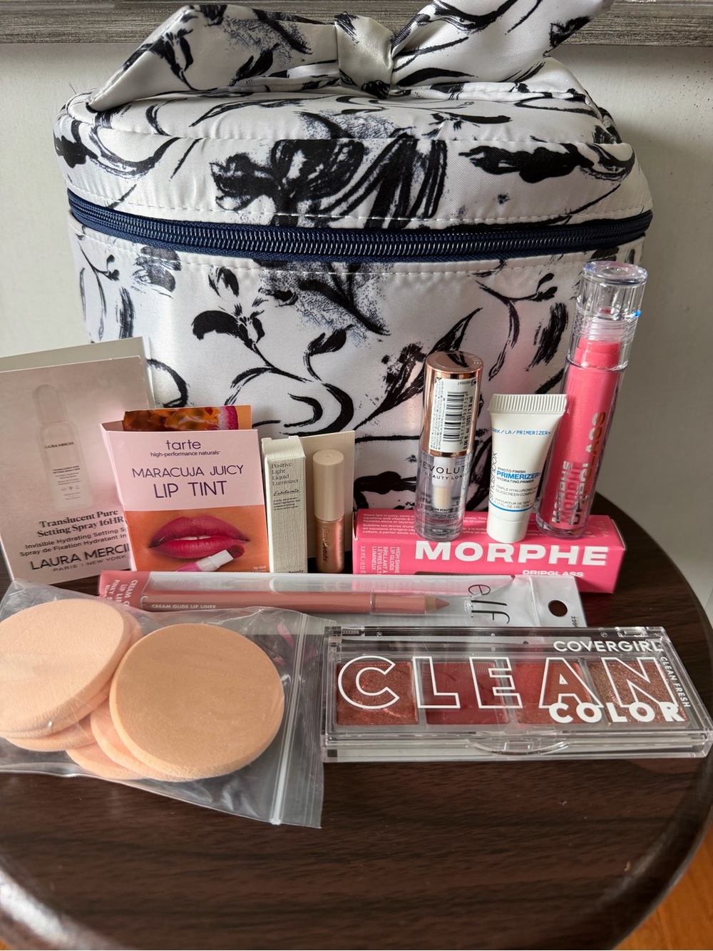 New 10 piece Makeup Bundle (primer, lipgloss, luminizer, setting spray and more)